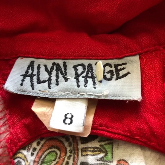 Unique Red vintage blazer w/double-breasted gold buttons keyhole back blazer - Picture 5 of 9